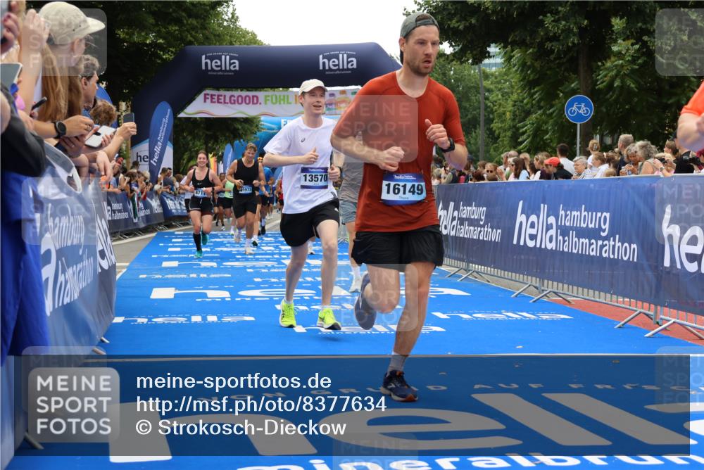 29.06.2025 - hella hamburg halbmarathon Strokosch-Dieckow http://msf.ph/oto/8377634 29.06.2025 10:48:04 Ziel 1086, 1914, 4324, 4528, 4601, 4711, 6377, 9544, 9626, 9638, 12685, 12706, 12724, 12747, 12808, 13570, 14192, 14814, 15590, 15973, 15981, 16094, 16149, 16269, 16766, 18206, 18922, 19198 meine-sportfotos.de
