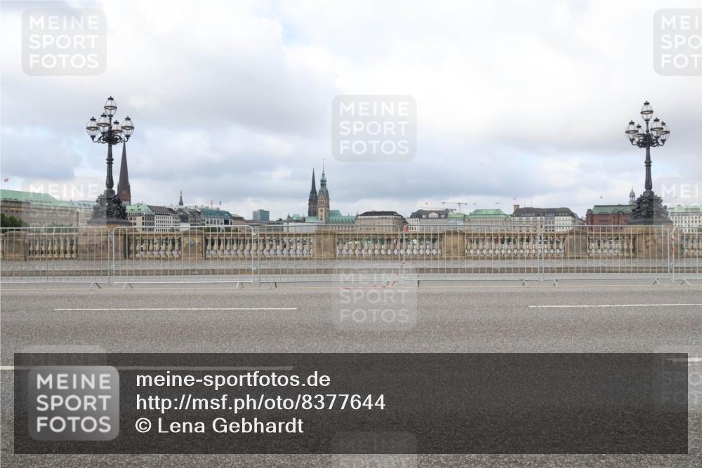 29.06.2025 - hella hamburg halbmarathon Lena Gebhardt http://msf.ph/oto/8377644 29.06.2025 09:14:10 Lombardsbrücke  meine-sportfotos.de