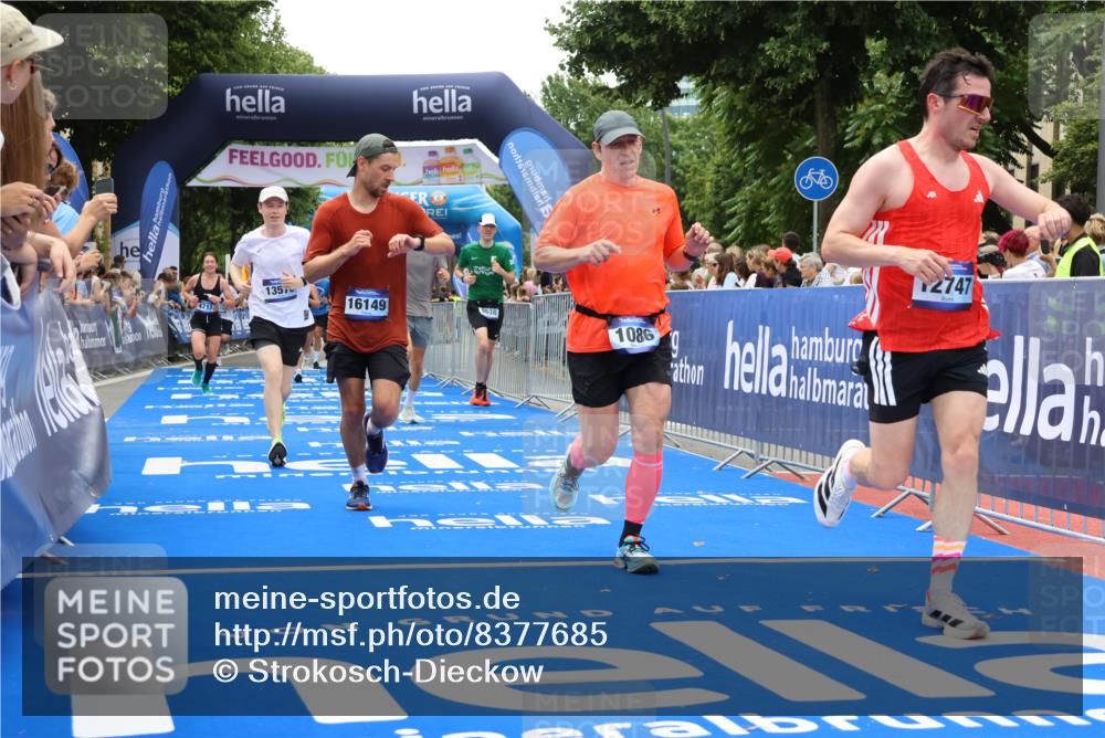 29.06.2025 - hella hamburg halbmarathon Strokosch-Dieckow http://msf.ph/oto/8377685 29.06.2025 10:48:03 Ziel 1086, 1604, 1613, 1914, 4324, 4528, 4601, 4711, 5022, 6377, 9544, 9626, 9638, 12706, 12724, 12747, 12808, 13570, 14192, 15973, 16094, 16149, 16269, 16766, 18206, 18922, 19198 meine-sportfotos.de