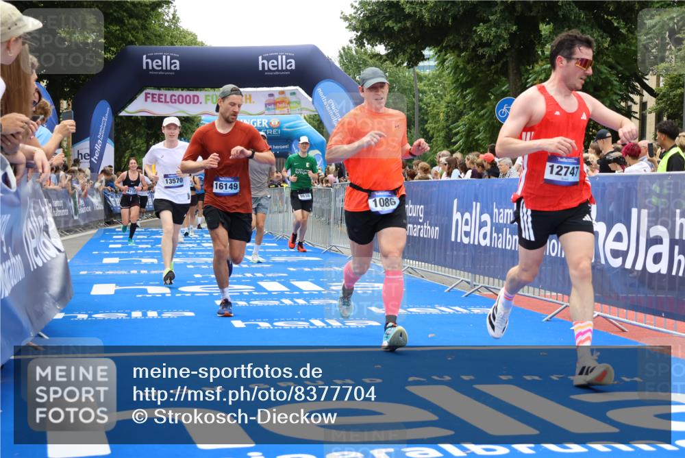 29.06.2025 - hella hamburg halbmarathon Strokosch-Dieckow http://msf.ph/oto/8377704 29.06.2025 10:48:03 Ziel 1086, 1604, 1613, 1914, 4324, 4528, 4601, 4711, 5022, 6377, 9544, 9626, 9638, 12706, 12724, 12747, 12808, 13570, 14192, 15973, 16094, 16149, 16269, 16766, 18206, 18922, 19198 meine-sportfotos.de