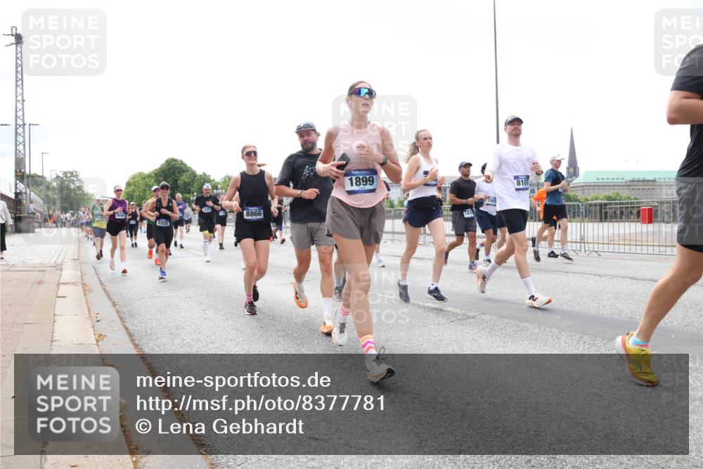 29.06.2025 - hella hamburg halbmarathon Lena Gebhardt http://msf.ph/oto/8377781 29.06.2025 10:40:03 Lombardsbrücke 5229, 8866, 1899, 167, 7455, 8107, 1018, 1037, 1058, 1076, 1291, 1586, 1691, 1899, 2019, 2109, 2254, 2313, 2515, 2572, 2578, 2866, 2888, 2976, 3046, 3237, 3295, 3515, 3607, 3808, 3882, 3883, 3884, 4173, 4271, 4298, 4471, 4752, 4756, 5045, 5113, 5229, 5263, 5351, 5352, 5654, 5701, 5877, 5901, 6097, 6427, 6428, 6463, 6548, 6673, 6698, 6739, 6750, 6866, 6876, 6890, 6920, 7045, 7053, 7108, 7125, 7174, 7199, 7429, 7455, 7456, 7675, 7850, 8107, 8612, 9747, 10441 meine-sportfotos.de