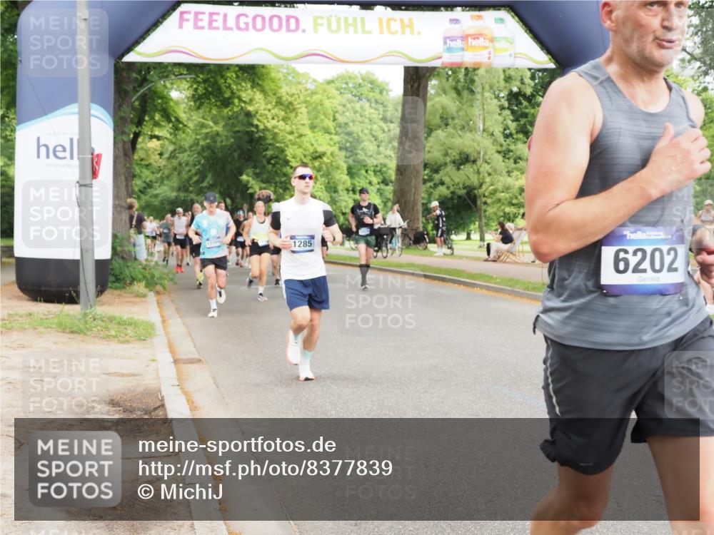29.06.2025 - hella hamburg halbmarathon MichiJ http://msf.ph/oto/8377839 29.06.2025 10:45:51 Zwischen KM18-KM19 1285, 2619, 3279, 5926, 6202, 10759, 16980, 18232, 18254, 18954 meine-sportfotos.de