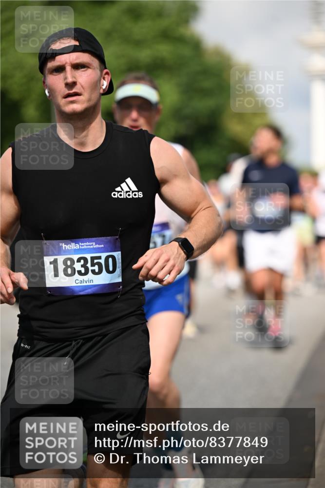 29.06.2025 - hella hamburg halbmarathon Dr. Thomas Lammeyer http://msf.ph/oto/8377849 29.06.2025 09:58:42 Kennedybrücke 1549, 1817, 2274, 2592, 2596, 2816, 2955, 3208, 3209, 3258, 4832, 5399, 5705, 6389, 6723, 6923, 6978, 6991, 7274, 7335, 7508, 7908, 8117, 8437, 8657, 8981, 9031, 9038, 9093, 9159, 9476, 9661, 9710, 9720, 9924, 9931, 10122, 11125 meine-sportfotos.de