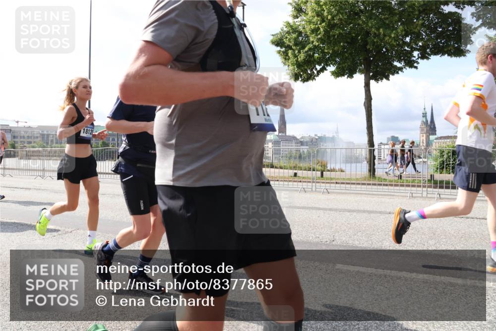 29.06.2025 - hella hamburg halbmarathon Lena Gebhardt http://msf.ph/oto/8377865 29.06.2025 10:02:30 Lombardsbrücke 1812, 1128, 1254, 1432, 1453, 1702, 1733, 2142, 2322, 2323, 2685, 2712, 2819, 3169, 3225, 3780, 3919, 3976, 4066, 4985, 5734, 5763, 6166, 6295, 6322, 6708, 6752, 6860, 7031, 7049, 7223, 7243, 7323, 7869, 7888, 8003, 8364, 8624, 8662, 8749, 9006, 9020, 9021, 9131, 9156, 9353, 9554, 9741, 9928, 9986, 10128, 10295, 10539, 10866, 11191, 11250, 11515, 11554, 11670, 11702, 11782, 11871, 11938, 11968, 12315, 12316, 12491 meine-sportfotos.de