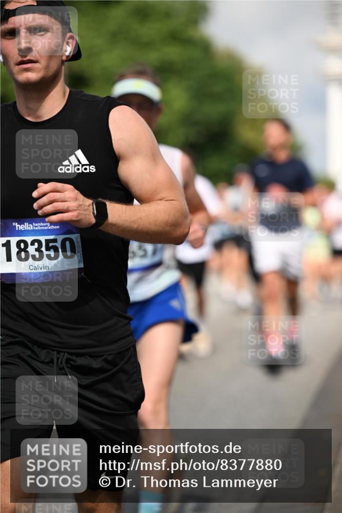 29.06.2025 - hella hamburg halbmarathon Dr. Thomas Lammeyer http://msf.ph/oto/8377880 29.06.2025 09:58:42 Kennedybrücke 1549, 1817, 2274, 2592, 2596, 2816, 2955, 3208, 3209, 3258, 4832, 5399, 5705, 6389, 6723, 6923, 6978, 6991, 7274, 7335, 7508, 7908, 8117, 8437, 8657, 8981, 9031, 9038, 9093, 9159, 9476, 9661, 9710, 9720, 9924, 9931, 10122, 11125 meine-sportfotos.de