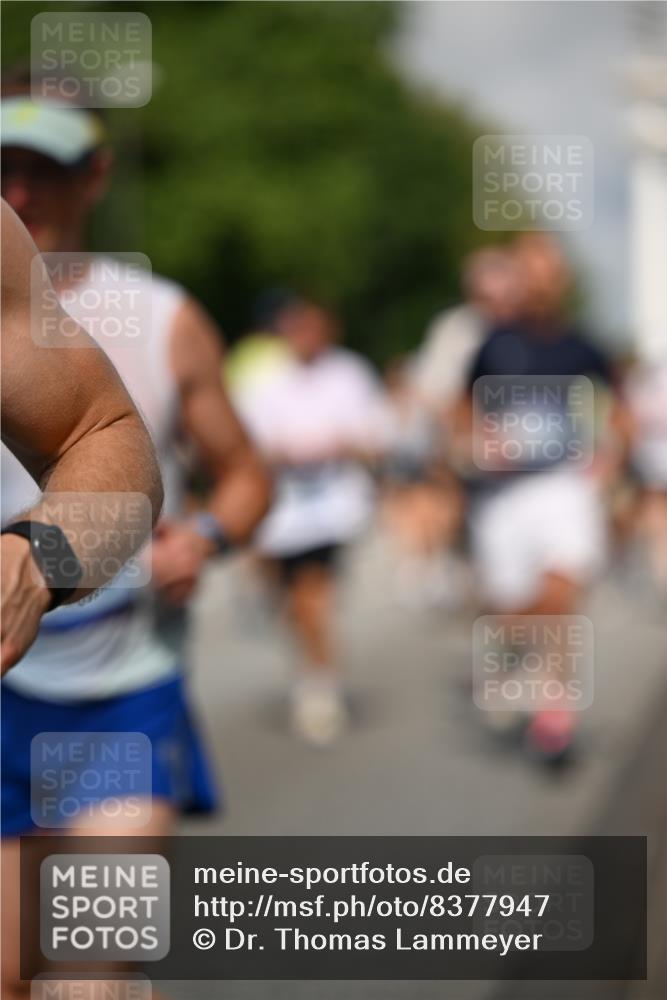 29.06.2025 - hella hamburg halbmarathon Dr. Thomas Lammeyer http://msf.ph/oto/8377947 29.06.2025 09:58:43 Kennedybrücke 1549, 1817, 2274, 2592, 2596, 2816, 2955, 3208, 3209, 3258, 4832, 5399, 5705, 6389, 6723, 6923, 6978, 6991, 7274, 7335, 7508, 7908, 8117, 8437, 8657, 8981, 9031, 9038, 9093, 9159, 9476, 9661, 9710, 9720, 9931, 10122, 11125 meine-sportfotos.de