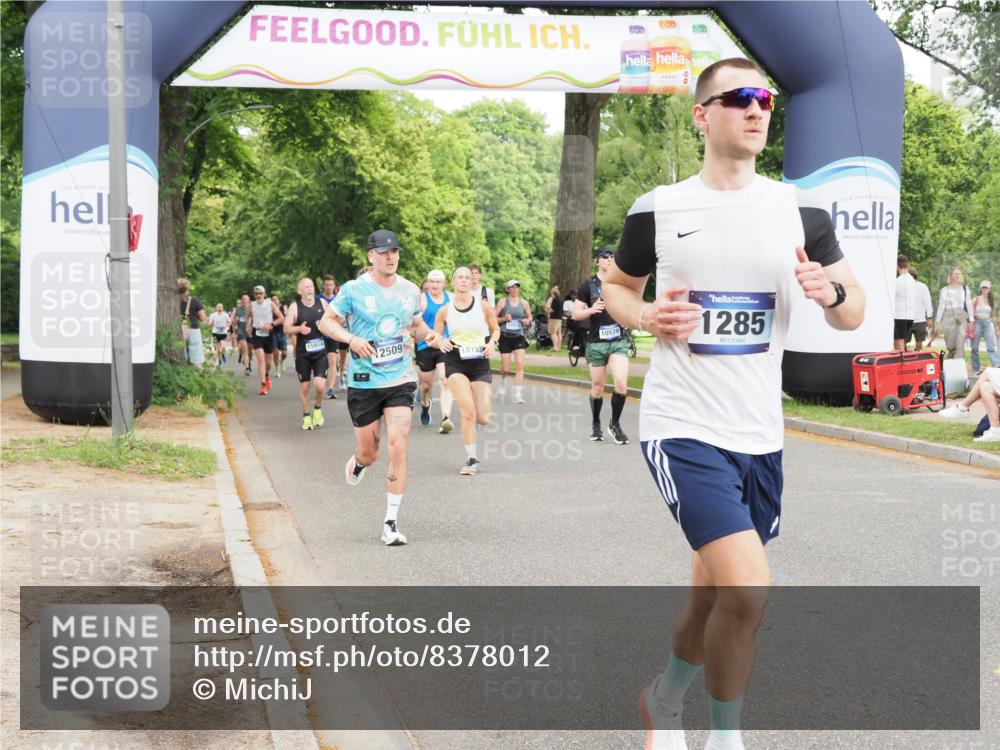 29.06.2025 - hella hamburg halbmarathon MichiJ http://msf.ph/oto/8378012 29.06.2025 10:45:52 Zwischen KM18-KM19 1285, 2619, 3279, 5926, 6202, 10539, 10759, 15914, 16980, 18254 meine-sportfotos.de