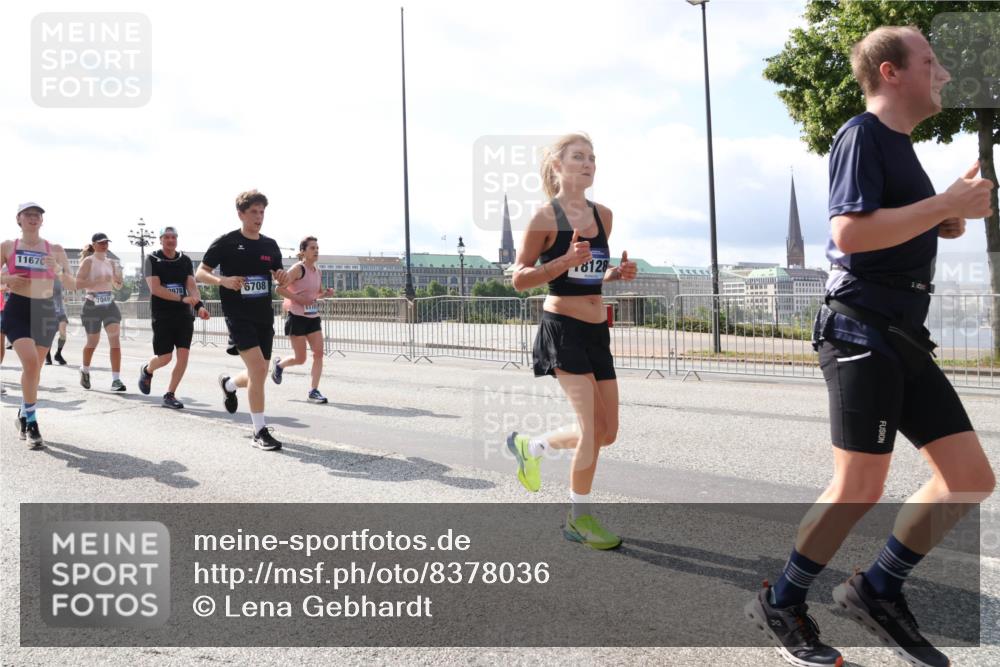 29.06.2025 - hella hamburg halbmarathon Lena Gebhardt http://msf.ph/oto/8378036 29.06.2025 10:02:31 Lombardsbrücke 1167, 978, 7049, 6708, 8128, 1128, 1254, 1432, 1453, 1702, 1733, 2142, 2322, 2323, 2685, 2712, 2819, 3169, 3225, 3780, 3919, 3976, 4066, 4985, 5734, 5763, 6166, 6295, 6322, 6708, 6752, 6860, 7031, 7049, 7223, 7243, 7323, 7869, 7888, 8003, 8364, 8624, 8662, 8749, 9006, 9020, 9021, 9131, 9156, 9353, 9554, 9928, 9986, 10128, 10295, 10539, 10866, 11191, 11250, 11515, 11554, 11670, 11702, 11782, 11871, 11938, 11968, 12315, 12316, 12491 meine-sportfotos.de