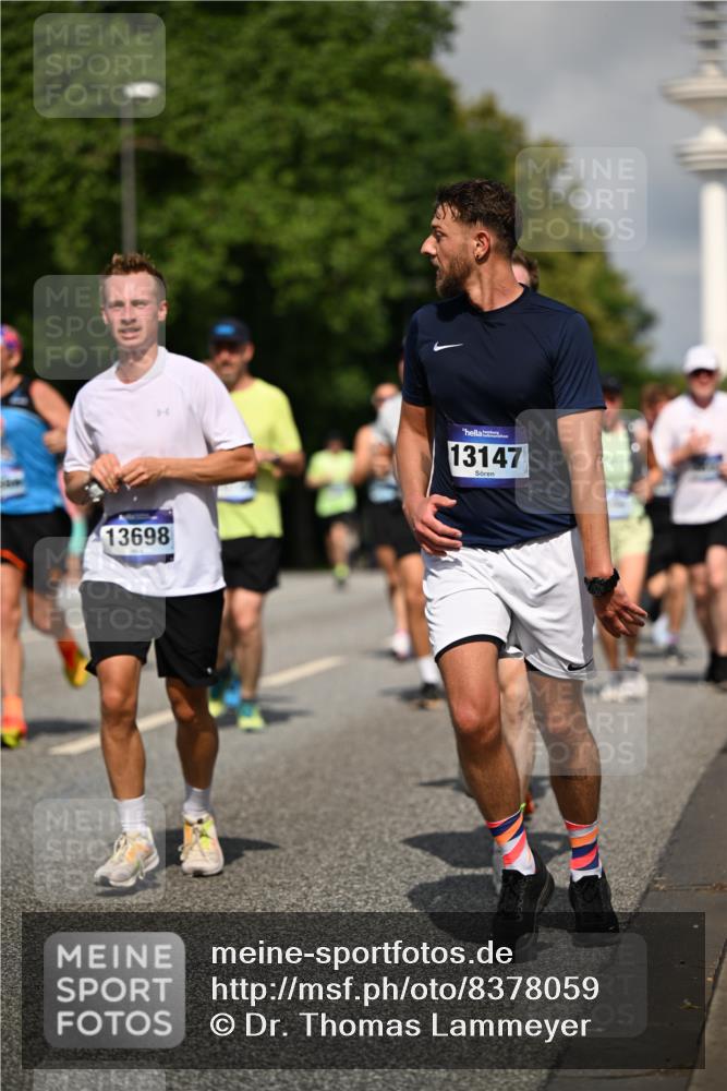 29.06.2025 - hella hamburg halbmarathon Dr. Thomas Lammeyer http://msf.ph/oto/8378059 29.06.2025 09:58:44 Kennedybrücke 1549, 1817, 2274, 2592, 2596, 2816, 2955, 3208, 3209, 3258, 4832, 5399, 5705, 6389, 6723, 6923, 6991, 7335, 7508, 7908, 8117, 8437, 8657, 8889, 8981, 9031, 9038, 9093, 9159, 9476, 9661, 9710, 9720, 9869, 9931, 10122, 10423 meine-sportfotos.de