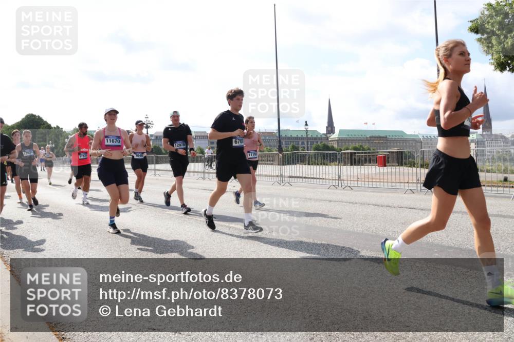 29.06.2025 - hella hamburg halbmarathon Lena Gebhardt http://msf.ph/oto/8378073 29.06.2025 10:02:31 Lombardsbrücke 11670, 18624, 12978, 6708, 11191, 1128, 1254, 1432, 1453, 1702, 1733, 2142, 2322, 2323, 2685, 2712, 2819, 3169, 3225, 3780, 3919, 3976, 4066, 4985, 5734, 5763, 6166, 6295, 6322, 6708, 6752, 6860, 7031, 7049, 7223, 7243, 7323, 7869, 7888, 8003, 8364, 8624, 8662, 8749, 9006, 9020, 9021, 9131, 9156, 9353, 9554, 9928, 9986, 10128, 10295, 10539, 10866, 11191, 11250, 11515, 11554, 11670, 11702, 11782, 11871, 11938, 11968, 12315, 12316, 12491 meine-sportfotos.de
