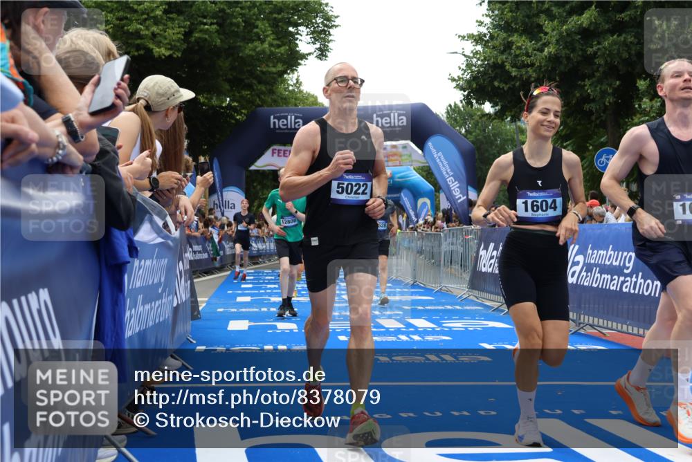 29.06.2025 - hella hamburg halbmarathon Strokosch-Dieckow http://msf.ph/oto/8378079 29.06.2025 10:47:56 Ziel 1086, 1604, 1613, 4528, 4601, 5022, 6377, 6836, 11961, 12706, 12724, 12747, 12808, 13570, 14730, 15333, 16766, 17451, 18206, 18356, 18836, 18922, 19198 meine-sportfotos.de