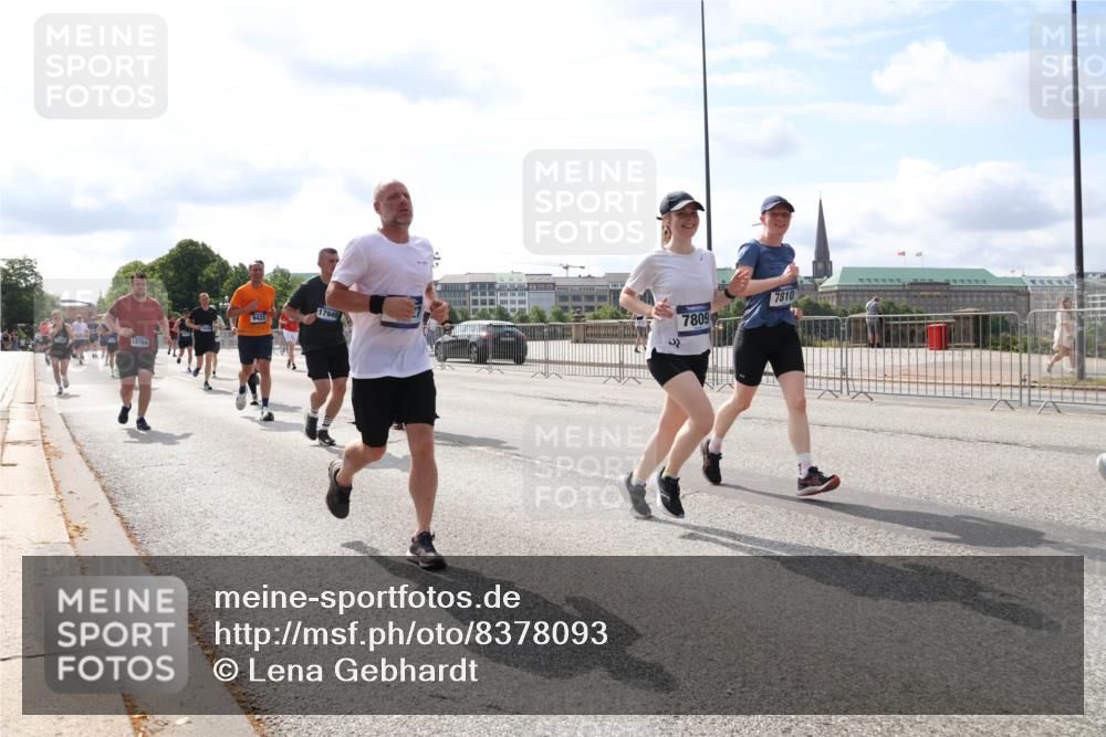 29.06.2025 - hella hamburg halbmarathon Lena Gebhardt http://msf.ph/oto/8378093 29.06.2025 10:15:25 Lombardsbrücke 18769, 9423, 17949, 7809, 7810, 1296, 1379, 1440, 1524, 1575, 1745, 2110, 2140, 2281, 2720, 2989, 3417, 3507, 3509, 3513, 3650, 3844, 4466, 4492, 4494, 4495, 4641, 5069, 5271, 5739, 5800, 5986, 6181, 6248, 6317, 6376, 6576, 7452, 7809, 7810, 7881, 8237, 8256, 8275, 8563, 8609, 8854, 9113, 9192, 9307, 9423, 9657, 9847, 9911, 9975, 9997, 10108, 10589, 10717, 10775, 10858, 11271, 11598, 12457, 12521, 13197, 13453, 13500, 14413, 14552, 15150, 15307, 15740 meine-sportfotos.de