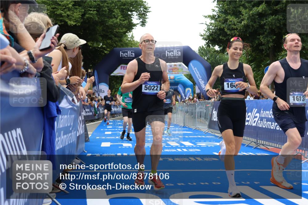 29.06.2025 - hella hamburg halbmarathon Strokosch-Dieckow http://msf.ph/oto/8378106 29.06.2025 10:47:56 Ziel 1086, 1604, 1613, 4528, 4601, 5022, 6377, 6836, 11961, 12706, 12724, 12747, 12808, 13570, 14730, 15333, 16766, 17451, 18206, 18356, 18836, 18922, 19198 meine-sportfotos.de
