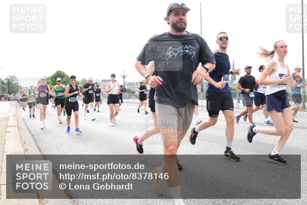 29.06.2025 - hella hamburg halbmarathon Lena Gebhardt http://msf.ph/oto/8378146 29.06.2025 10:40:04 Lombardsbrücke 19163, 5654, 5229, 8865, 167, 1018, 1037, 1058, 1076, 1291, 1586, 1691, 1899, 2019, 2109, 2254, 2313, 2515, 2572, 2866, 2888, 2976, 3046, 3237, 3295, 3515, 3607, 3808, 3882, 3883, 3884, 4173, 4271, 4298, 4471, 4752, 4756, 5045, 5113, 5229, 5263, 5351, 5352, 5654, 5701, 5877, 5901, 6097, 6427, 6428, 6463, 6548, 6673, 6698, 6739, 6750, 6866, 6876, 6890, 6920, 7045, 7053, 7108, 7125, 7174, 7199, 7429, 7455, 7456, 7675, 7850, 8107, 8612, 9747, 10441 meine-sportfotos.de