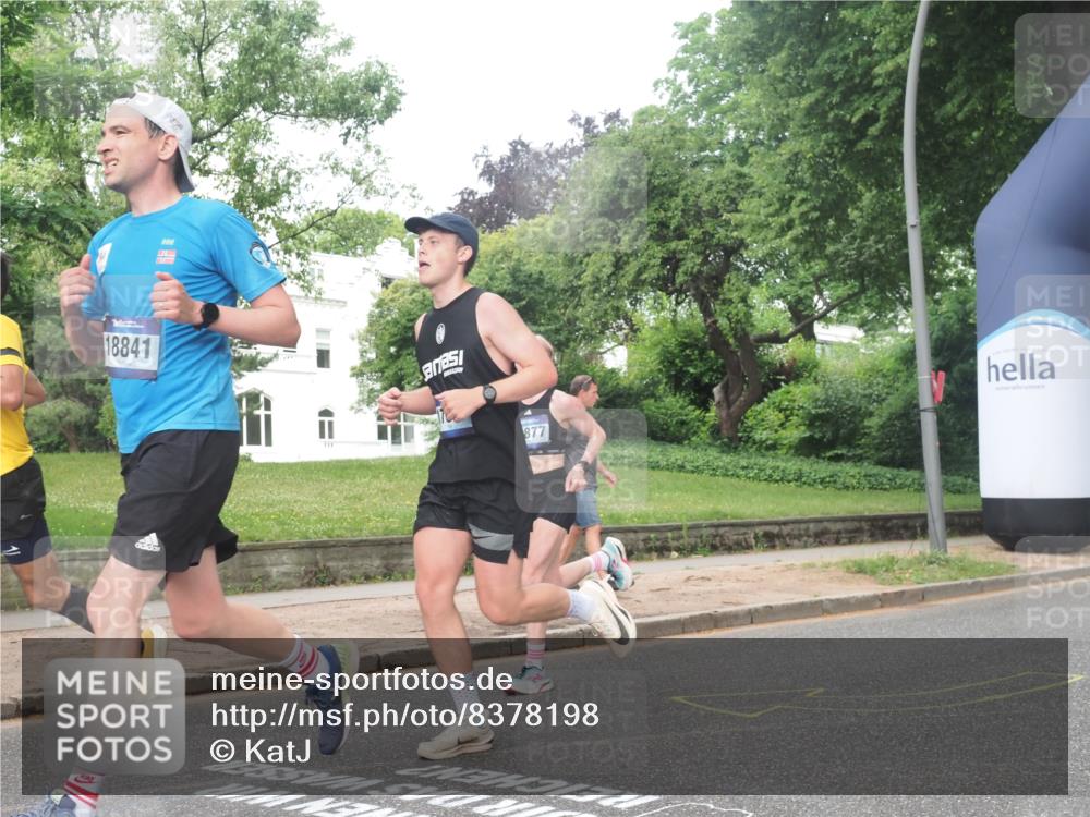 29.06.2025 - hella hamburg halbmarathon KatJ http://msf.ph/oto/8378198 29.06.2025 10:24:46 Zwischen KM18-KM19 3809 meine-sportfotos.de