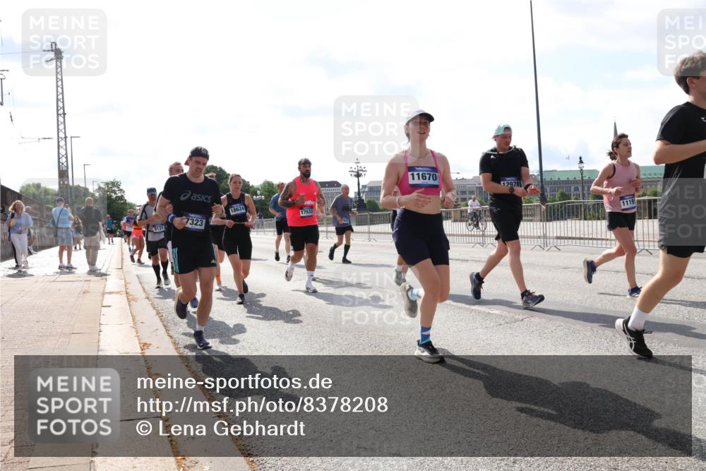 29.06.2025 - hella hamburg halbmarathon Lena Gebhardt http://msf.ph/oto/8378208 29.06.2025 10:02:32 Lombardsbrücke 9131, 7323, 18624, 17533, 11670, 12978, 11191, 1128, 1254, 1432, 1453, 1702, 1733, 2142, 2322, 2323, 2685, 2712, 2819, 3169, 3225, 3630, 3780, 3919, 3976, 4066, 4985, 5734, 5763, 6166, 6295, 6322, 6708, 6752, 6860, 7031, 7049, 7223, 7243, 7323, 7869, 7888, 8003, 8364, 8624, 8662, 8749, 9006, 9020, 9021, 9131, 9156, 9353, 9554, 9928, 9986, 10128, 10295, 10539, 10866, 11191, 11250, 11515, 11554, 11670, 11702, 11782, 11871, 11938, 11968, 12315, 12316, 12491 meine-sportfotos.de