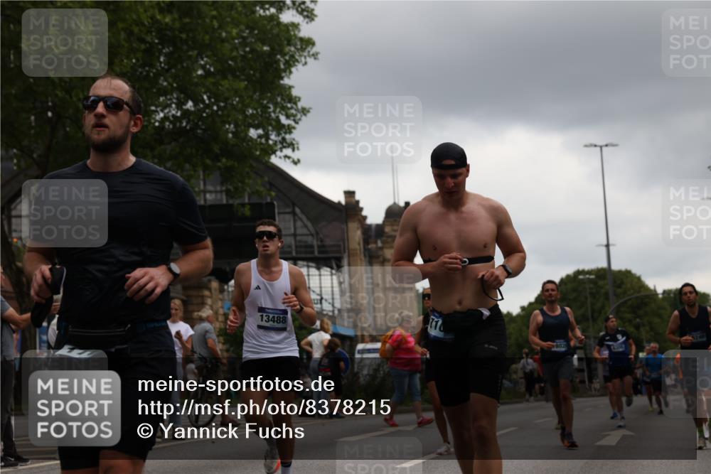 29.06.2025 - hella hamburg halbmarathon Yannick Fuchs http://msf.ph/oto/8378215 29.06.2025 10:54:34 20KM 1364, 1414, 1653, 1681, 2322, 2323, 2363, 6033, 6309, 6487, 6754, 6757, 7065, 7636, 8003, 8191, 8421, 8422, 8509, 8923, 10534, 10576, 11041, 11366, 11623, 11702, 11753, 11782, 11937, 12491, 13488, 13589, 14224, 14429, 14577, 15269, 17491, 17825, 17899, 17952, 18029, 18063, 19159, 19246 meine-sportfotos.de