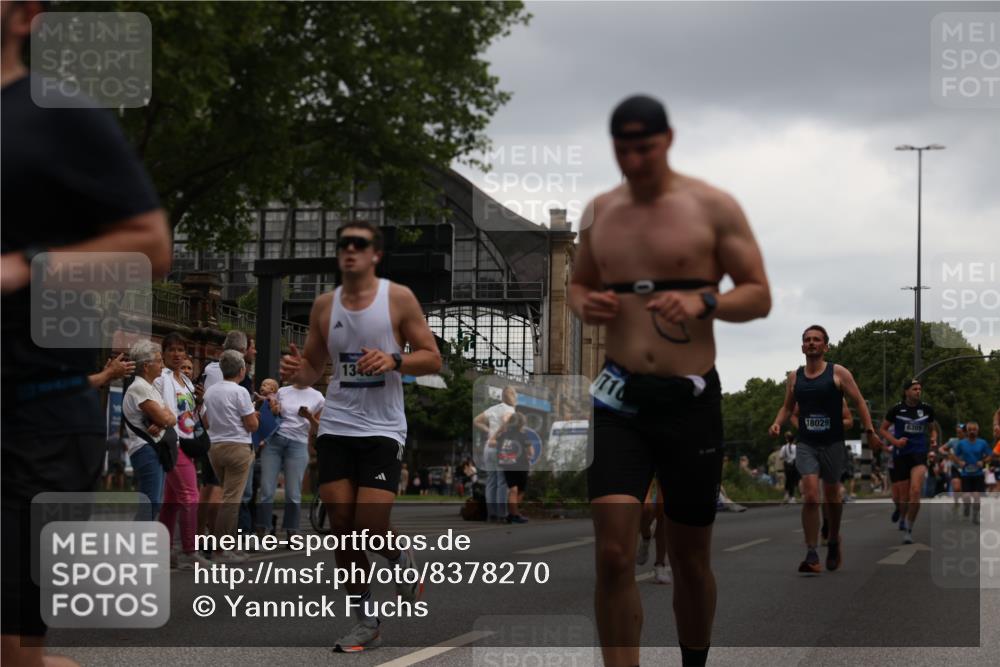29.06.2025 - hella hamburg halbmarathon Yannick Fuchs http://msf.ph/oto/8378270 29.06.2025 10:54:34 20KM 1364, 1414, 1653, 1681, 2322, 2323, 2363, 6033, 6309, 6487, 6754, 6757, 7065, 7636, 8003, 8191, 8421, 8422, 8509, 8923, 10534, 10576, 11041, 11366, 11623, 11702, 11753, 11782, 11937, 12491, 13488, 13589, 14224, 14429, 14577, 15269, 17491, 17825, 17899, 17952, 18029, 18063, 19159, 19246 meine-sportfotos.de