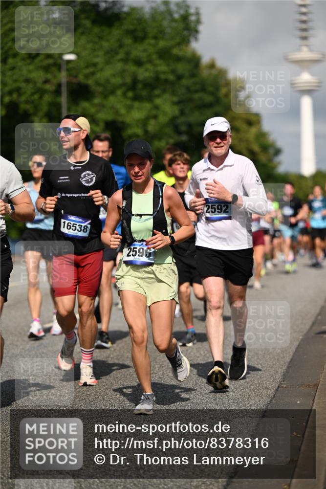 29.06.2025 - hella hamburg halbmarathon Dr. Thomas Lammeyer http://msf.ph/oto/8378316 29.06.2025 09:58:47 Kennedybrücke 1549, 1817, 2274, 2592, 2596, 2955, 3208, 3209, 3258, 3747, 4093, 4832, 5399, 5705, 6158, 6389, 6662, 6723, 6923, 7335, 7508, 7659, 7908, 8117, 8437, 8657, 8693, 8889, 8981, 9031, 9032, 9038, 9093, 9159, 9476, 9649, 9661, 9720, 9869, 9931, 10122, 10423 meine-sportfotos.de