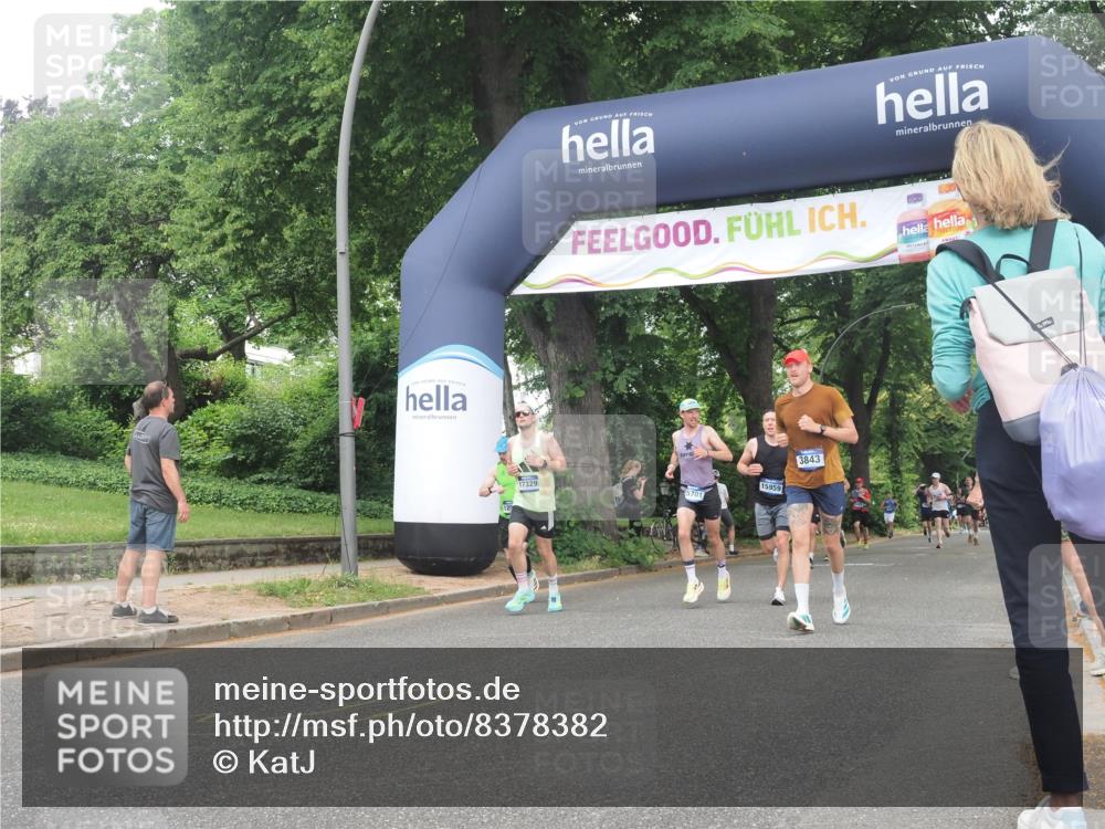 29.06.2025 - hella hamburg halbmarathon KatJ http://msf.ph/oto/8378382 29.06.2025 10:24:49 Zwischen KM18-KM19 3843 meine-sportfotos.de