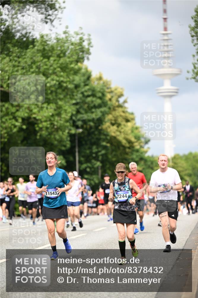 29.06.2025 - hella hamburg halbmarathon Dr. Thomas Lammeyer http://msf.ph/oto/8378432 29.06.2025 10:42:31 Kennedybrücke 1394, 1578, 1596, 1791, 1901, 2124, 3010, 3246, 3338, 3633, 3635, 3636, 3716, 4414, 4921, 5713, 5790, 5875, 6695, 6696, 6930, 7118, 7119, 7148, 7244, 7371, 7552, 8539, 8615, 8696, 9391, 9424, 9500, 9699, 10146, 10584, 11152, 11164 meine-sportfotos.de