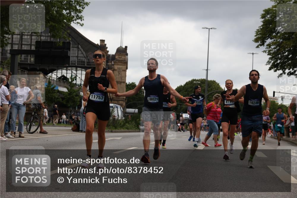 29.06.2025 - hella hamburg halbmarathon Yannick Fuchs http://msf.ph/oto/8378452 29.06.2025 10:54:36 20KM 1364, 1414, 1653, 1681, 2322, 2323, 2363, 6033, 6201, 6309, 6487, 6754, 6757, 7006, 7065, 7636, 8003, 8191, 8421, 8422, 8509, 8662, 8923, 9020, 9021, 10534, 10576, 11041, 11366, 11623, 11702, 11753, 11782, 11937, 12491, 13488, 13589, 14429, 15269, 17491, 17825, 17899, 17952, 18029, 18063, 19159, 19246 meine-sportfotos.de