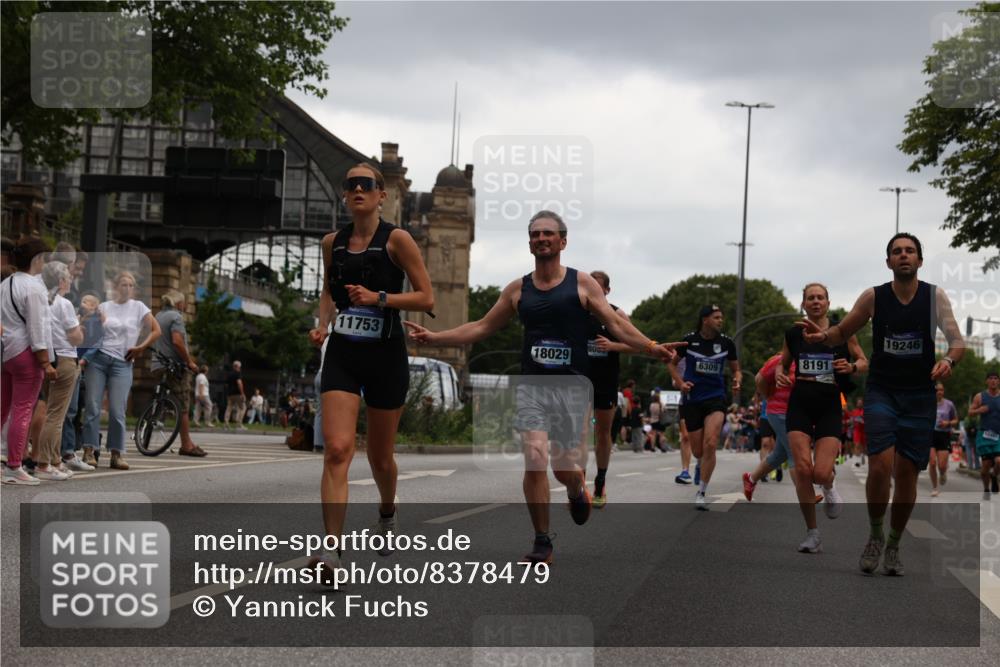 29.06.2025 - hella hamburg halbmarathon Yannick Fuchs http://msf.ph/oto/8378479 29.06.2025 10:54:36 20KM 1364, 1414, 1653, 1681, 2322, 2323, 2363, 6033, 6201, 6309, 6487, 6754, 6757, 7006, 7065, 7636, 8003, 8191, 8421, 8422, 8509, 8662, 8923, 9020, 9021, 10534, 10576, 11041, 11366, 11623, 11702, 11753, 11782, 11937, 12491, 13488, 13589, 14429, 15269, 17491, 17825, 17899, 17952, 18029, 18063, 19159, 19246 meine-sportfotos.de