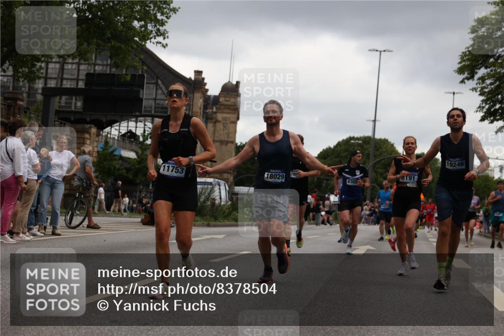 29.06.2025 - hella hamburg halbmarathon Yannick Fuchs http://msf.ph/oto/8378504 29.06.2025 10:54:36 20KM 1364, 1414, 1653, 1681, 2322, 2323, 2363, 6033, 6201, 6309, 6487, 6754, 6757, 7006, 7065, 7636, 8003, 8191, 8421, 8422, 8509, 8662, 8923, 9020, 9021, 10534, 10576, 11041, 11366, 11623, 11702, 11753, 11782, 11937, 12491, 13488, 13589, 14429, 15269, 17491, 17825, 17899, 17952, 18029, 18063, 19159, 19246 meine-sportfotos.de