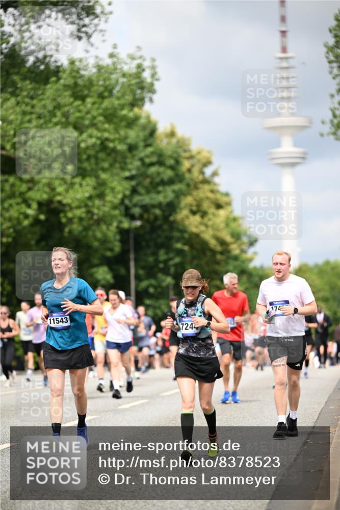29.06.2025 - hella hamburg halbmarathon Dr. Thomas Lammeyer http://msf.ph/oto/8378523 29.06.2025 10:42:32 Kennedybrücke 1394, 1578, 1596, 1791, 1901, 2124, 2151, 3010, 3246, 3338, 3633, 3635, 3636, 3716, 4414, 4921, 5713, 5790, 5875, 6695, 6696, 6930, 7118, 7119, 7148, 7244, 7371, 7552, 7914, 8539, 8615, 8696, 9391, 9424, 9500, 9699, 10146, 10584, 11152, 11164 meine-sportfotos.de