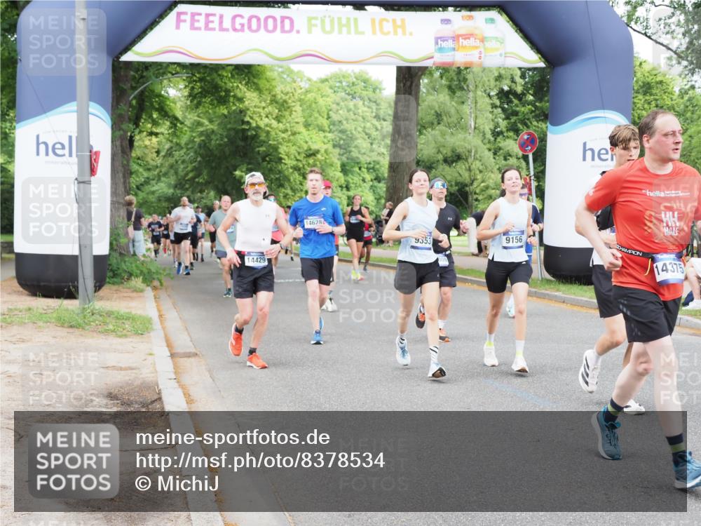 29.06.2025 - hella hamburg halbmarathon MichiJ http://msf.ph/oto/8378534 29.06.2025 10:45:57 Zwischen KM18-KM19 1285, 2006, 2957, 9156, 9353, 10539, 10915, 11757, 12509, 12809, 14375, 14429, 14628, 15914, 17825, 18153 meine-sportfotos.de
