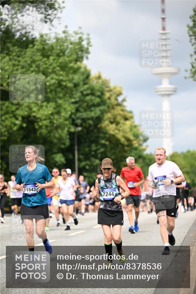 29.06.2025 - hella hamburg halbmarathon Dr. Thomas Lammeyer http://msf.ph/oto/8378536 29.06.2025 10:42:32 Kennedybrücke 1394, 1578, 1596, 1791, 1901, 2124, 2151, 3010, 3246, 3338, 3633, 3635, 3636, 3716, 4414, 4921, 5713, 5790, 5875, 6695, 6696, 6930, 7118, 7119, 7148, 7244, 7371, 7552, 7914, 8539, 8615, 8696, 9391, 9424, 9500, 9699, 10146, 10584, 11152, 11164 meine-sportfotos.de