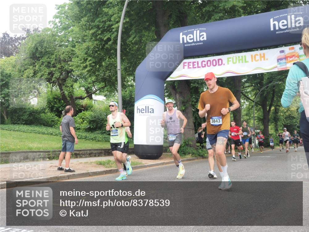 29.06.2025 - hella hamburg halbmarathon KatJ http://msf.ph/oto/8378539 29.06.2025 10:24:50 Zwischen KM18-KM19 3843 meine-sportfotos.de