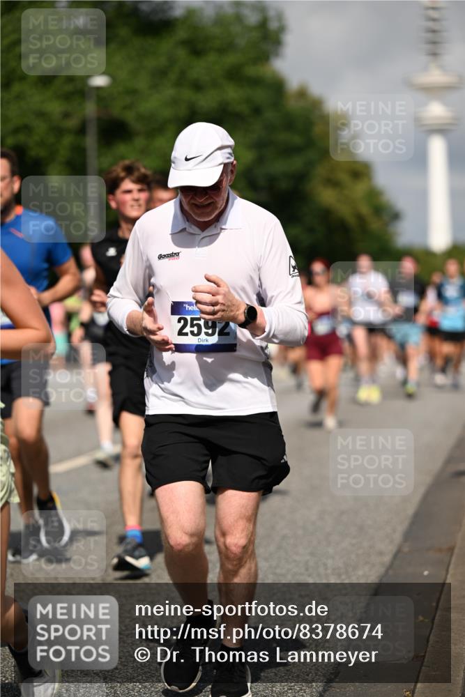 29.06.2025 - hella hamburg halbmarathon Dr. Thomas Lammeyer http://msf.ph/oto/8378674 29.06.2025 09:58:48 Kennedybrücke 1549, 1817, 2274, 2287, 2411, 2592, 2596, 2955, 3087, 3208, 3209, 3258, 3747, 4093, 4832, 5399, 5705, 6158, 6389, 6662, 6723, 6836, 6923, 7508, 7659, 7908, 8117, 8437, 8657, 8693, 8889, 9031, 9032, 9038, 9093, 9159, 9476, 9649, 9661, 9720, 9869, 9931, 10122, 10423 meine-sportfotos.de