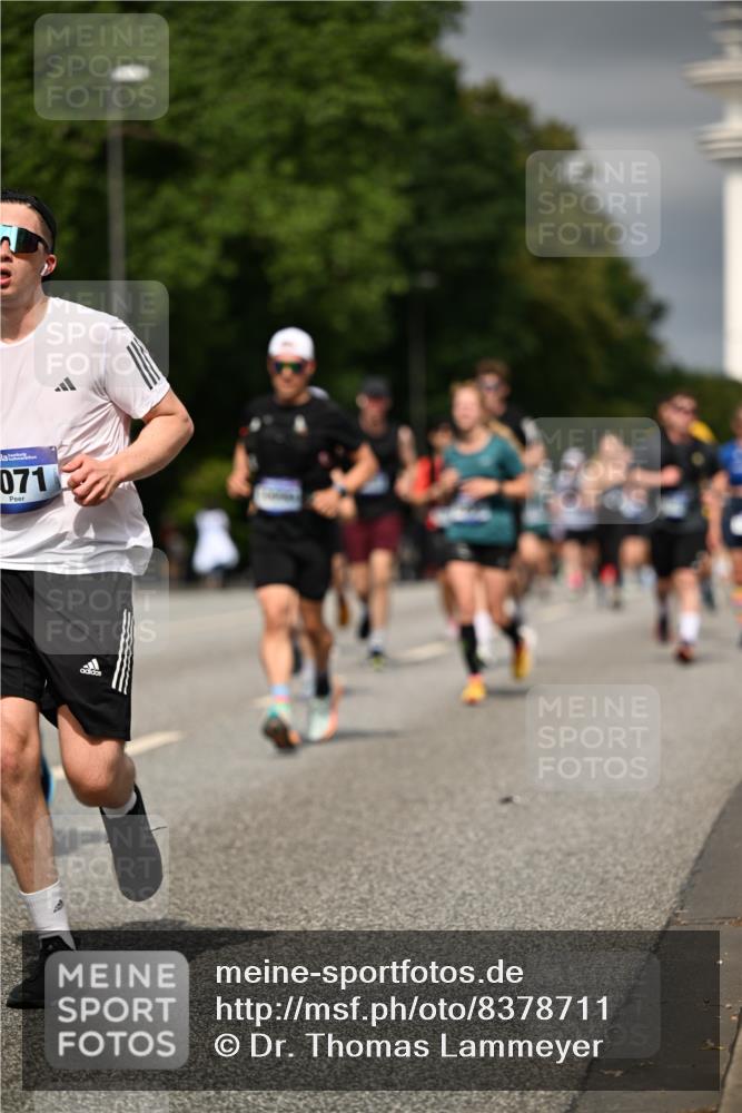 29.06.2025 - hella hamburg halbmarathon Dr. Thomas Lammeyer http://msf.ph/oto/8378711 29.06.2025 10:20:12 Kennedybrücke 1212, 1308, 1599, 1651, 2071, 2165, 2436, 2601, 2803, 2835, 4478, 4583, 4637, 4828, 5046, 6935, 7158, 7753, 8057, 8169, 8274, 8295, 8554, 8597, 8645, 8746, 9307, 9601, 9628, 9784, 9802, 9810, 9881, 10107, 10139, 10141, 10183, 10292, 10844, 11113, 11303 meine-sportfotos.de