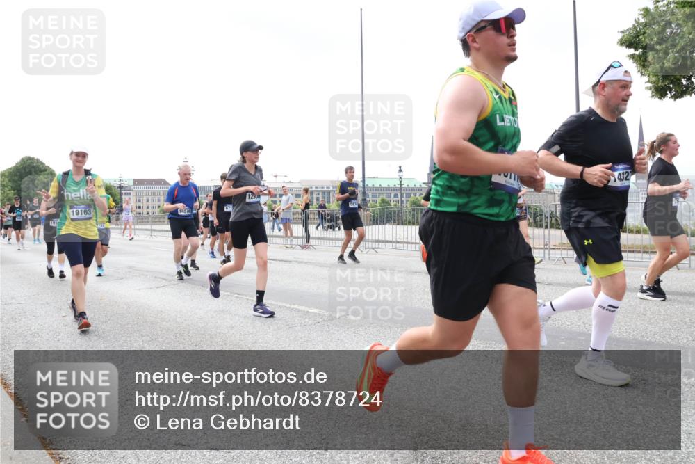 29.06.2025 - hella hamburg halbmarathon Lena Gebhardt http://msf.ph/oto/8378724 29.06.2025 10:40:08 Lombardsbrücke 191, 19163, 157, 6715, 14578, 1290, 432, 1018, 1037, 1058, 1076, 1291, 1586, 1691, 1899, 2019, 2109, 2254, 2313, 2515, 2572, 2866, 2888, 2976, 3046, 3237, 3295, 3515, 3607, 3808, 3810, 3882, 3883, 3884, 4173, 4271, 4298, 4471, 4752, 4756, 5113, 5229, 5263, 5351, 5352, 5654, 5877, 5901, 5975, 6076, 6097, 6363, 6428, 6463, 6548, 6673, 6698, 6739, 6750, 6866, 6876, 6890, 6920, 7045, 7108, 7125, 7174, 7429, 7455, 7456, 7675, 7850, 8107, 8307, 8612, 10441 meine-sportfotos.de