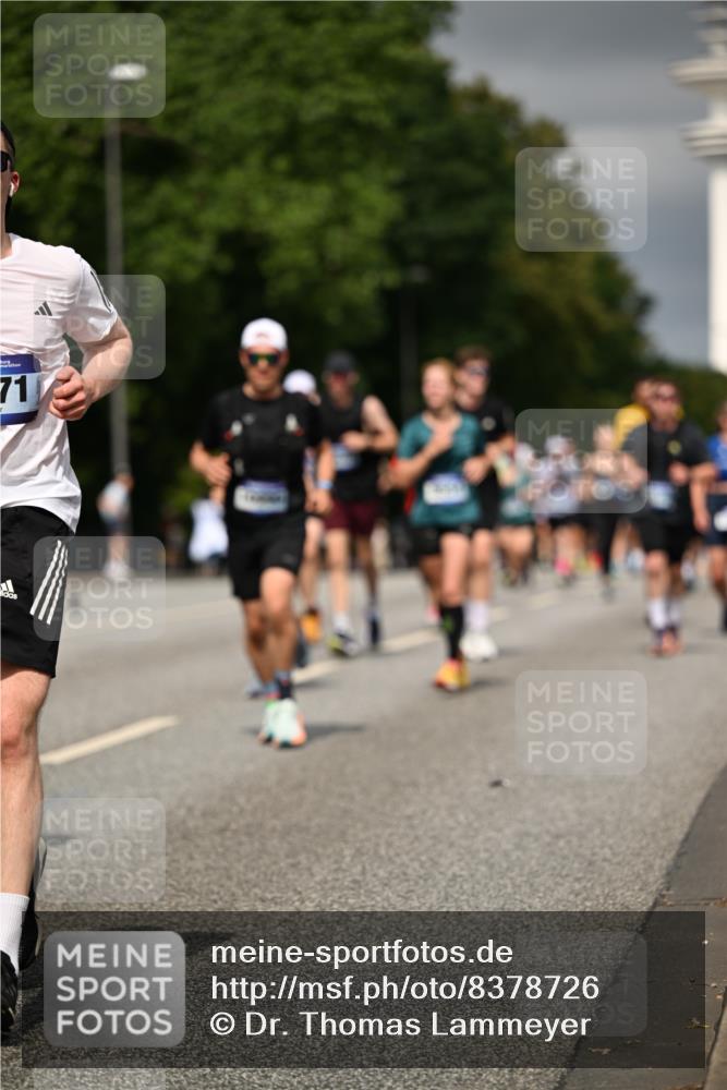 29.06.2025 - hella hamburg halbmarathon Dr. Thomas Lammeyer http://msf.ph/oto/8378726 29.06.2025 10:20:13 Kennedybrücke 1212, 1308, 1599, 1651, 2071, 2165, 2436, 2601, 2803, 2835, 3648, 4478, 4583, 4637, 4828, 5046, 6935, 7158, 7753, 8057, 8169, 8274, 8295, 8554, 8597, 8645, 8746, 9601, 9628, 9784, 9802, 9810, 9881, 10107, 10139, 10141, 10183, 10292, 10844, 11113 meine-sportfotos.de