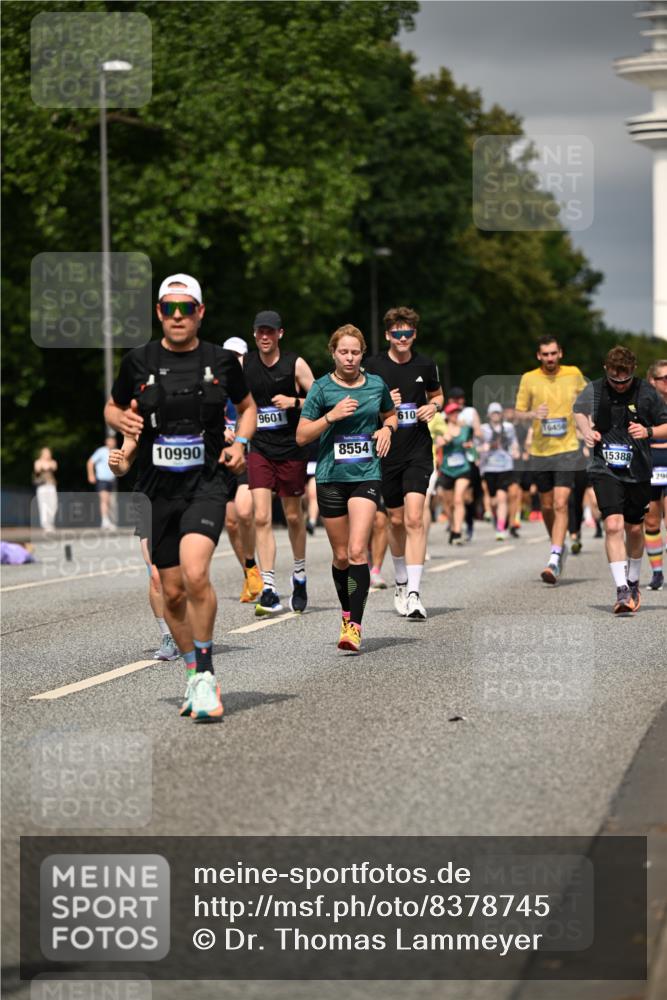 29.06.2025 - hella hamburg halbmarathon Dr. Thomas Lammeyer http://msf.ph/oto/8378745 29.06.2025 10:20:13 Kennedybrücke 1212, 1308, 1599, 1651, 2071, 2165, 2436, 2601, 2803, 2835, 3648, 4478, 4583, 4637, 4828, 5046, 6935, 7158, 7753, 8057, 8169, 8274, 8295, 8554, 8597, 8645, 8746, 9601, 9628, 9784, 9802, 9810, 9881, 10107, 10139, 10141, 10183, 10292, 10844, 11113 meine-sportfotos.de
