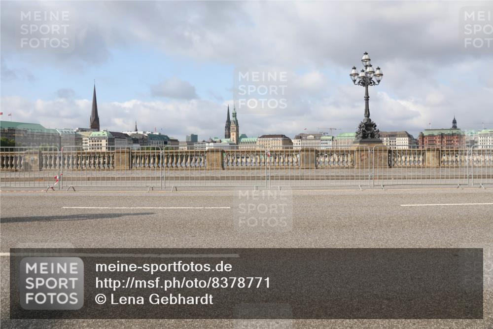 29.06.2025 - hella hamburg halbmarathon Lena Gebhardt http://msf.ph/oto/8378771 29.06.2025 08:51:56 Lombardsbrücke  meine-sportfotos.de