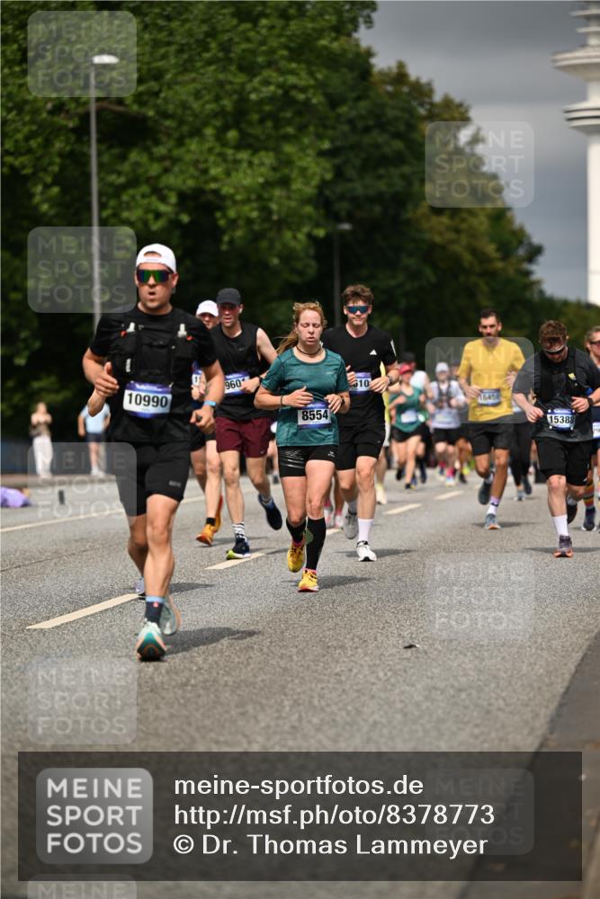 29.06.2025 - hella hamburg halbmarathon Dr. Thomas Lammeyer http://msf.ph/oto/8378773 29.06.2025 10:20:13 Kennedybrücke 1212, 1308, 1599, 1651, 2071, 2165, 2436, 2601, 2803, 2835, 3648, 4478, 4583, 4637, 4828, 5046, 6935, 7158, 7753, 8057, 8169, 8274, 8295, 8554, 8597, 8645, 8746, 9601, 9628, 9784, 9802, 9810, 9881, 10107, 10139, 10141, 10183, 10292, 10844, 11113 meine-sportfotos.de