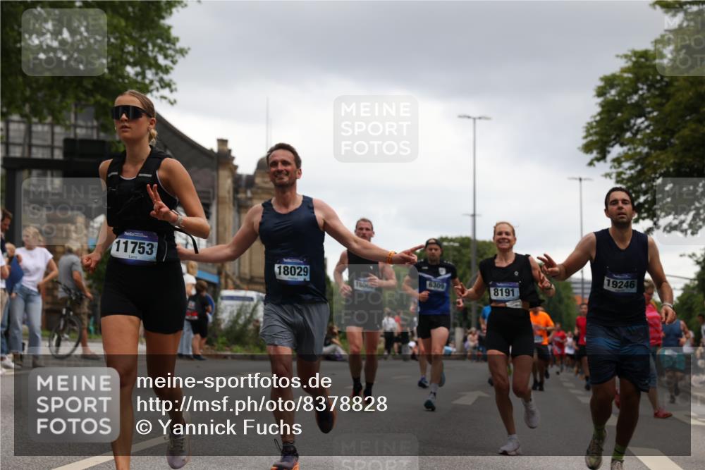 29.06.2025 - hella hamburg halbmarathon Yannick Fuchs http://msf.ph/oto/8378828 29.06.2025 10:54:37 20KM 1364, 1414, 1653, 1681, 2322, 2323, 2363, 6033, 6201, 6309, 6487, 6754, 6757, 7006, 7065, 7636, 8003, 8191, 8421, 8422, 8662, 8923, 9020, 9021, 10534, 10576, 11041, 11366, 11623, 11702, 11753, 11782, 11937, 12491, 13488, 13589, 14429, 15269, 17491, 17825, 17899, 17952, 18029, 18063, 19159, 19246 meine-sportfotos.de