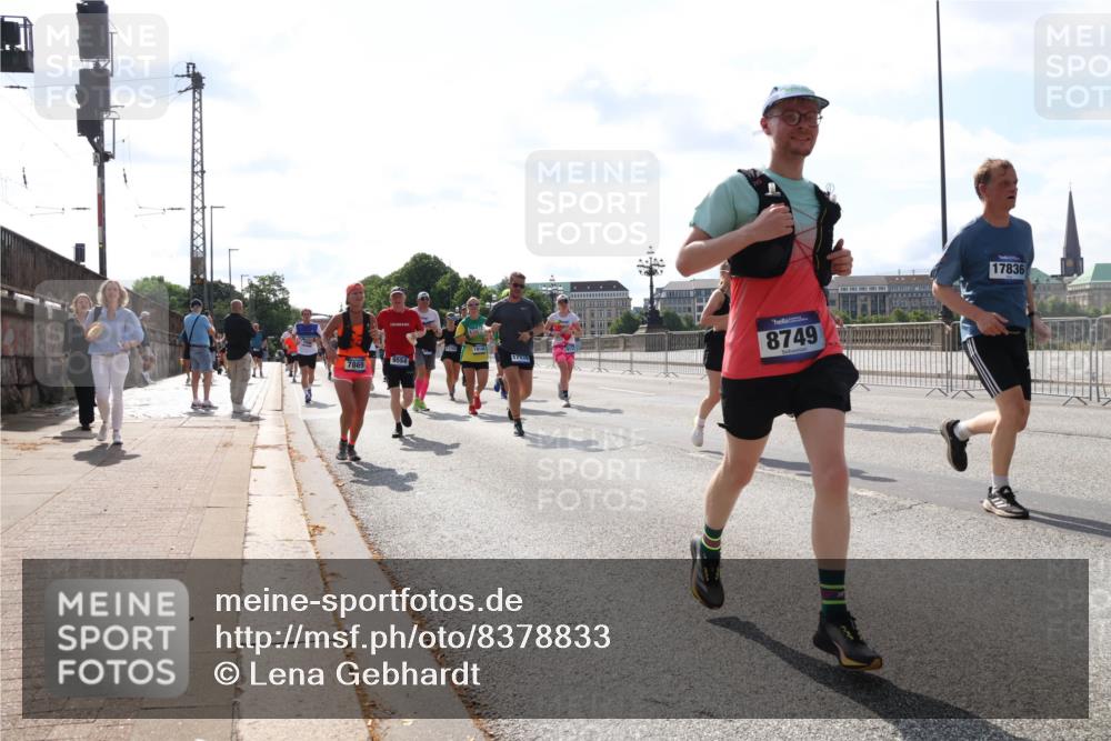29.06.2025 - hella hamburg halbmarathon Lena Gebhardt http://msf.ph/oto/8378833 29.06.2025 10:02:35 Lombardsbrücke 1914, 9554, 17939, 7869, 8749, 17836, 1128, 1254, 1432, 1702, 1733, 2142, 2322, 2323, 2685, 2712, 2819, 3169, 3225, 3630, 3780, 3919, 3976, 4066, 4665, 4904, 4985, 5734, 5763, 6166, 6295, 6322, 6708, 6752, 6815, 6860, 7031, 7049, 7223, 7323, 7869, 7888, 8003, 8364, 8481, 8483, 8624, 8662, 8749, 9006, 9020, 9021, 9131, 9156, 9353, 9554, 9986, 10128, 10295, 10539, 10866, 11191, 11250, 11515, 11554, 11670, 11702, 11782, 11871, 11938, 11968, 12315, 12316, 12491 meine-sportfotos.de