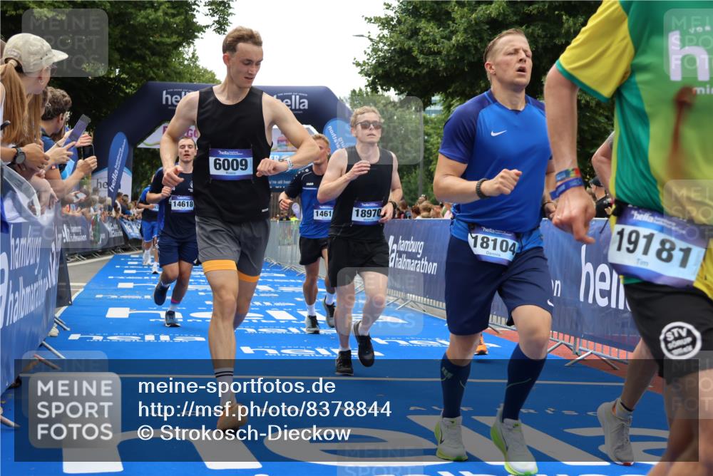 29.06.2025 - hella hamburg halbmarathon Strokosch-Dieckow http://msf.ph/oto/8378844 29.06.2025 10:47:36 Ziel 1070, 1320, 1592, 1696, 2284, 2708, 2953, 5889, 6009, 7962, 8023, 8234, 8927, 10969, 10988, 11021, 11283, 12870, 13223, 13303, 13948, 14618, 14619, 15451, 15478, 15479, 16205, 17229, 17905, 18104, 18430, 18970, 19181 meine-sportfotos.de