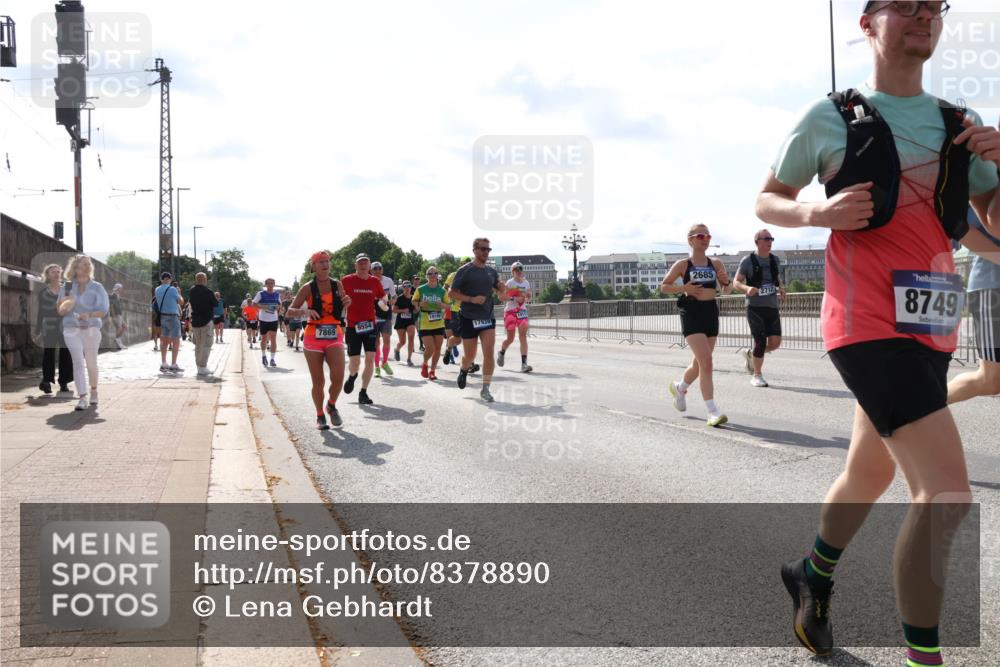 29.06.2025 - hella hamburg halbmarathon Lena Gebhardt http://msf.ph/oto/8378890 29.06.2025 10:02:36 Lombardsbrücke 7869, 9554, 1914, 17939, 2685, 8749, 1128, 1254, 1432, 1702, 1733, 2142, 2322, 2323, 2685, 2712, 2819, 3169, 3225, 3630, 3780, 3919, 3976, 4066, 4665, 4904, 4985, 5734, 5763, 6295, 6322, 6708, 6752, 6815, 6860, 6997, 7031, 7049, 7323, 7869, 7888, 8003, 8364, 8481, 8483, 8624, 8662, 8749, 9006, 9020, 9021, 9131, 9156, 9353, 9554, 9986, 10128, 10295, 10539, 10866, 11191, 11250, 11515, 11554, 11670, 11702, 11782, 11871, 11935, 11938, 11968, 12315, 12316, 12491, 12908 meine-sportfotos.de