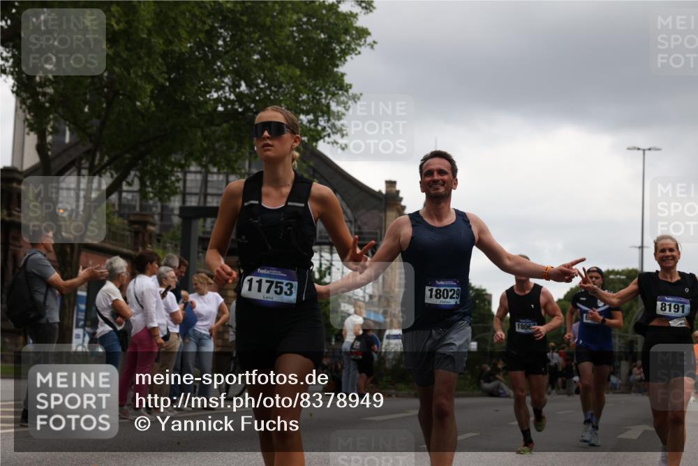 29.06.2025 - hella hamburg halbmarathon Yannick Fuchs http://msf.ph/oto/8378949 29.06.2025 10:54:37 20KM 1364, 1414, 1653, 1681, 2322, 2323, 2363, 6033, 6201, 6309, 6487, 6754, 6757, 7006, 7065, 7636, 8003, 8191, 8421, 8422, 8662, 8923, 9020, 9021, 10534, 10576, 11041, 11366, 11623, 11702, 11753, 11782, 11937, 12491, 13488, 13589, 14429, 15269, 17491, 17825, 17899, 17952, 18029, 18063, 19159, 19246 meine-sportfotos.de