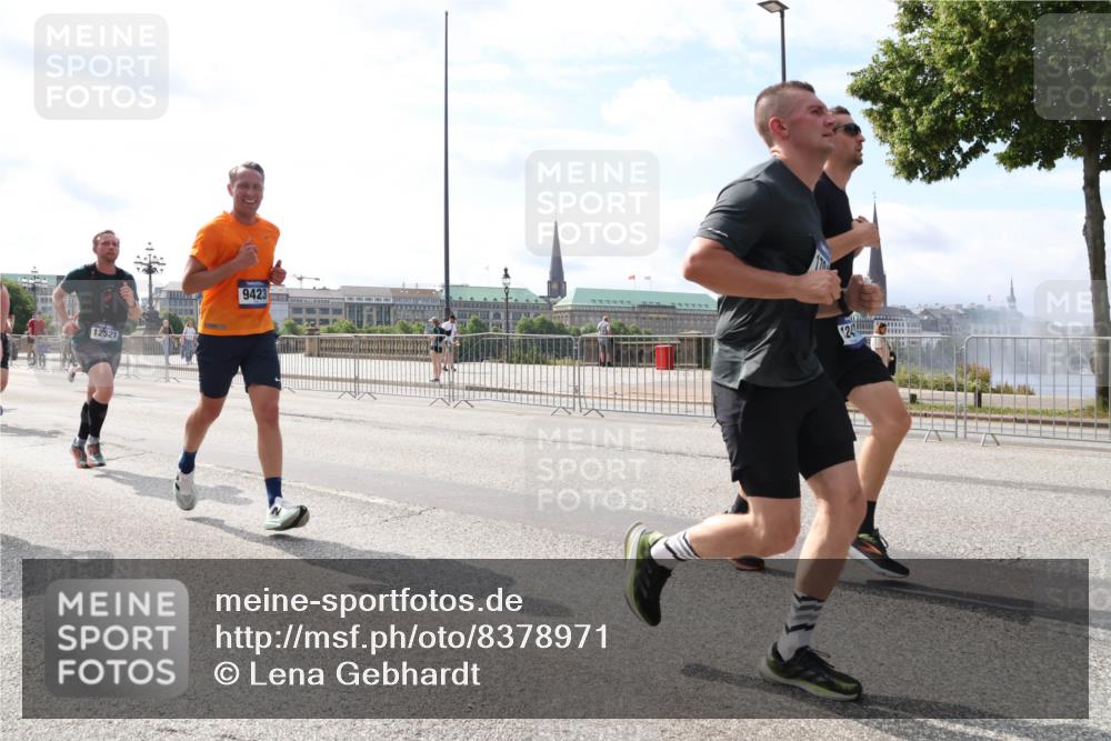29.06.2025 - hella hamburg halbmarathon Lena Gebhardt http://msf.ph/oto/8378971 29.06.2025 10:15:27 Lombardsbrücke 12521, 9423, 124, 1296, 1379, 1440, 1524, 1575, 1745, 2110, 2140, 2281, 2720, 2989, 3417, 3507, 3509, 3513, 3650, 3844, 4007, 4466, 4492, 4494, 4495, 4641, 5069, 5271, 5739, 5800, 5986, 6181, 6248, 6317, 6376, 6576, 7452, 7809, 7810, 7881, 8237, 8256, 8275, 8609, 9113, 9192, 9307, 9423, 9657, 9847, 9911, 9975, 9997, 10108, 10589, 10775, 10858, 11271, 11598, 12457, 12521, 13197, 13453, 13500, 13818, 14413, 14550, 14552, 15150, 15307, 15740 meine-sportfotos.de