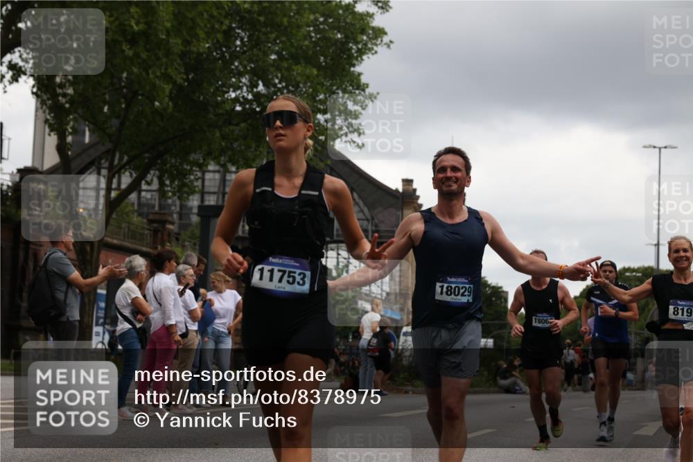 29.06.2025 - hella hamburg halbmarathon Yannick Fuchs http://msf.ph/oto/8378975 29.06.2025 10:54:37 20KM 1364, 1414, 1653, 1681, 2322, 2323, 2363, 6033, 6201, 6309, 6487, 6754, 6757, 7006, 7065, 7636, 8003, 8191, 8421, 8422, 8662, 8923, 9020, 9021, 10534, 10576, 11041, 11366, 11623, 11702, 11753, 11782, 11937, 12491, 13488, 13589, 14429, 15269, 17491, 17825, 17899, 17952, 18029, 18063, 19159, 19246 meine-sportfotos.de