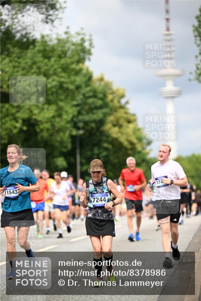 29.06.2025 - hella hamburg halbmarathon Dr. Thomas Lammeyer http://msf.ph/oto/8378986 29.06.2025 10:42:33 Kennedybrücke 1394, 1578, 1596, 1791, 1901, 2124, 2151, 3010, 3094, 3246, 3338, 3633, 3635, 3636, 3716, 4414, 4921, 5713, 5790, 5875, 6695, 6696, 6751, 6930, 7118, 7119, 7148, 7244, 7371, 7552, 7914, 8539, 8615, 8696, 9424, 9500, 9699, 10146, 10584, 11152, 11164 meine-sportfotos.de