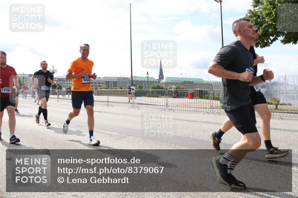 29.06.2025 - hella hamburg halbmarathon Lena Gebhardt http://msf.ph/oto/8379067 29.06.2025 10:15:27 Lombardsbrücke 12521, 18769, 9423, 12, 1296, 1379, 1440, 1524, 1575, 1745, 2110, 2140, 2281, 2720, 2989, 3417, 3507, 3509, 3513, 3650, 3844, 4007, 4466, 4492, 4494, 4495, 4641, 5069, 5271, 5739, 5800, 5986, 6181, 6248, 6317, 6376, 6576, 7452, 7809, 7810, 7881, 8237, 8256, 8275, 8609, 9113, 9192, 9307, 9423, 9657, 9847, 9911, 9975, 9997, 10108, 10589, 10775, 10858, 11271, 11598, 12457, 12521, 13197, 13453, 13500, 13818, 14413, 14550, 14552, 15150, 15307, 15740 meine-sportfotos.de