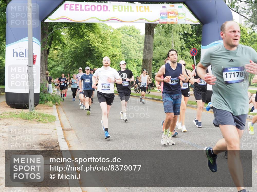 29.06.2025 - hella hamburg halbmarathon MichiJ http://msf.ph/oto/8379077 29.06.2025 10:46:02 Zwischen KM18-KM19 2957, 3181, 6208, 7259, 8089, 9156, 9353, 10915, 11757, 12378, 12406, 12633, 12809, 14355, 14375, 14429, 14628, 17176, 17825, 17931, 18153, 18467, 19246 meine-sportfotos.de