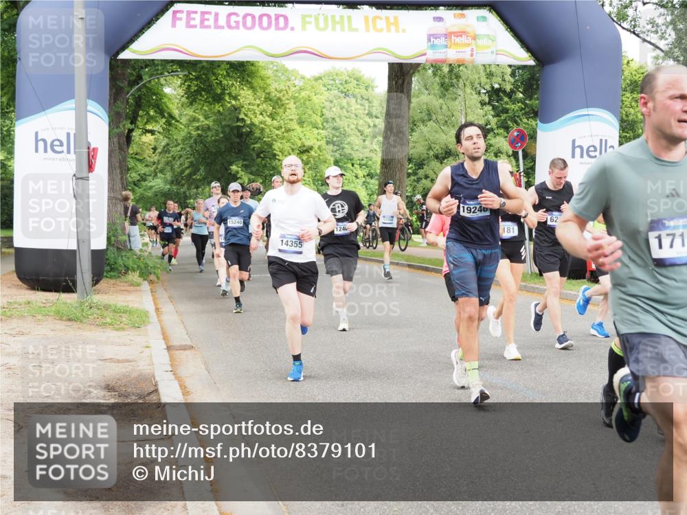 29.06.2025 - hella hamburg halbmarathon MichiJ http://msf.ph/oto/8379101 29.06.2025 10:46:02 Zwischen KM18-KM19 2957, 3181, 6208, 7259, 8089, 9156, 9353, 10915, 11757, 12378, 12406, 12633, 12809, 14355, 14375, 14429, 14628, 17176, 17825, 17931, 18153, 18467, 19246 meine-sportfotos.de